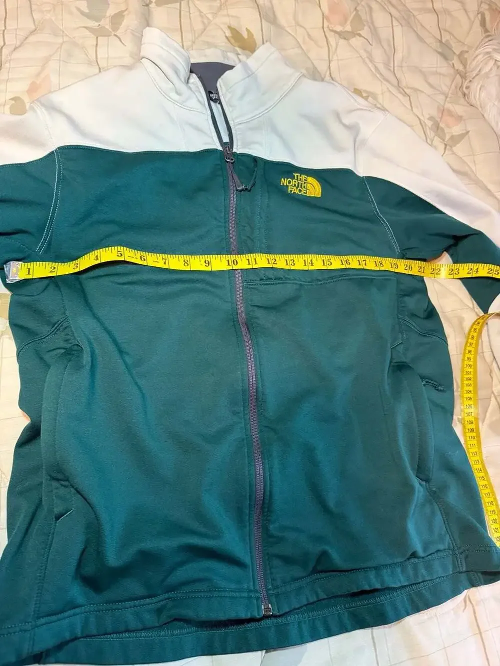 The North Face Apex Risor WindWall Softshell Jacket Green and Cream